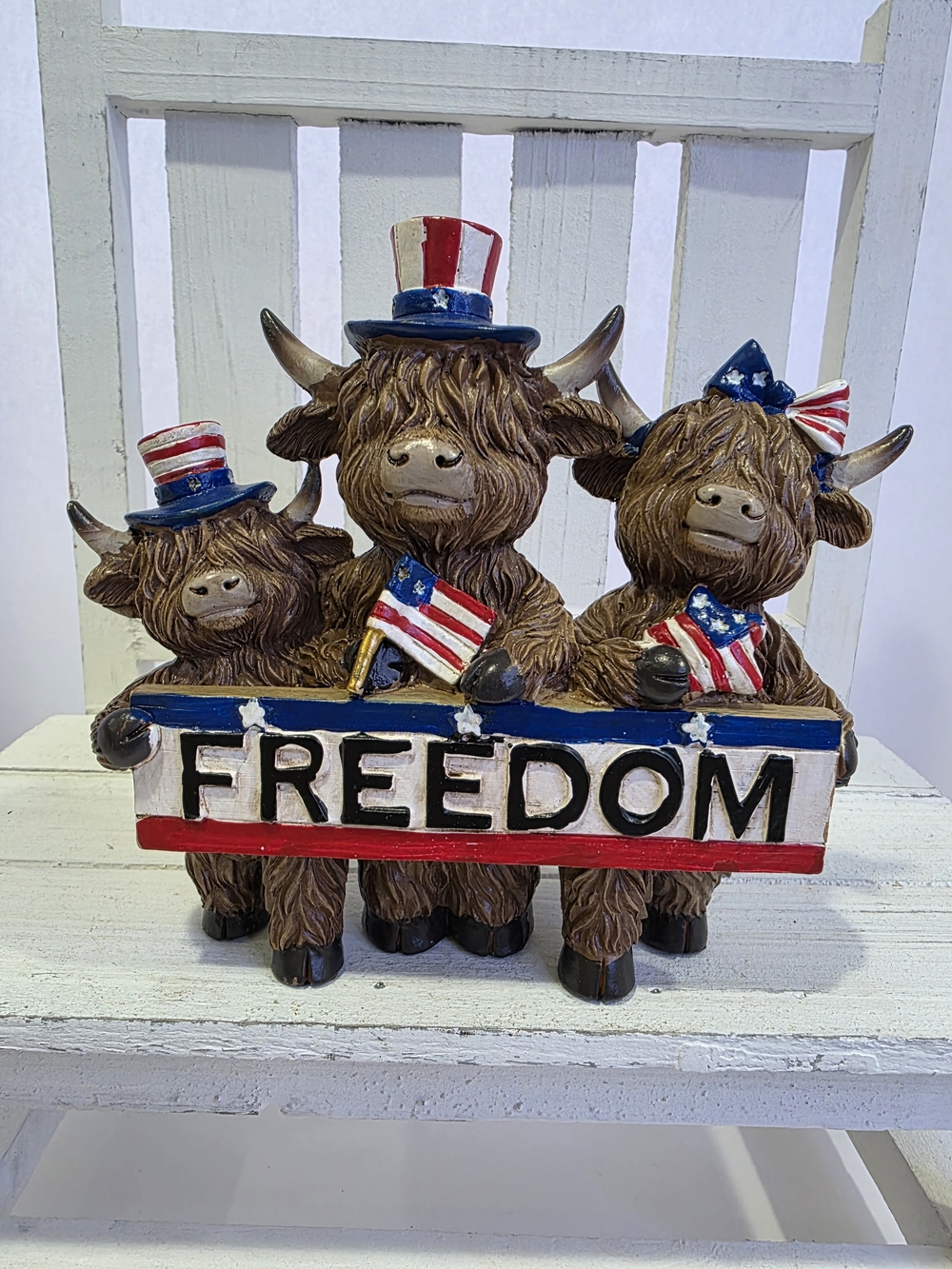 🇺Patriotic Highland Cow Trio "FREEDOM" Figurine – 4th of July Farmhouse Decor.